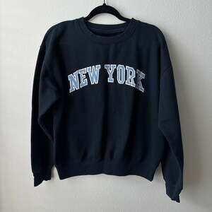 New York Popular Embroidered Navy Blue Crewneck Sweatshirt